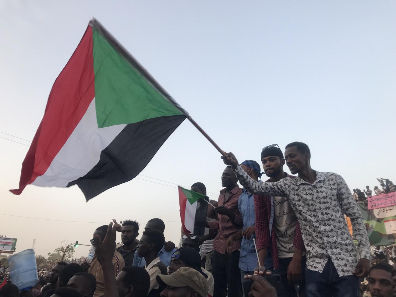 Protesters take to streets in the Sudanese capital, Khartoum. (11 April 2019)