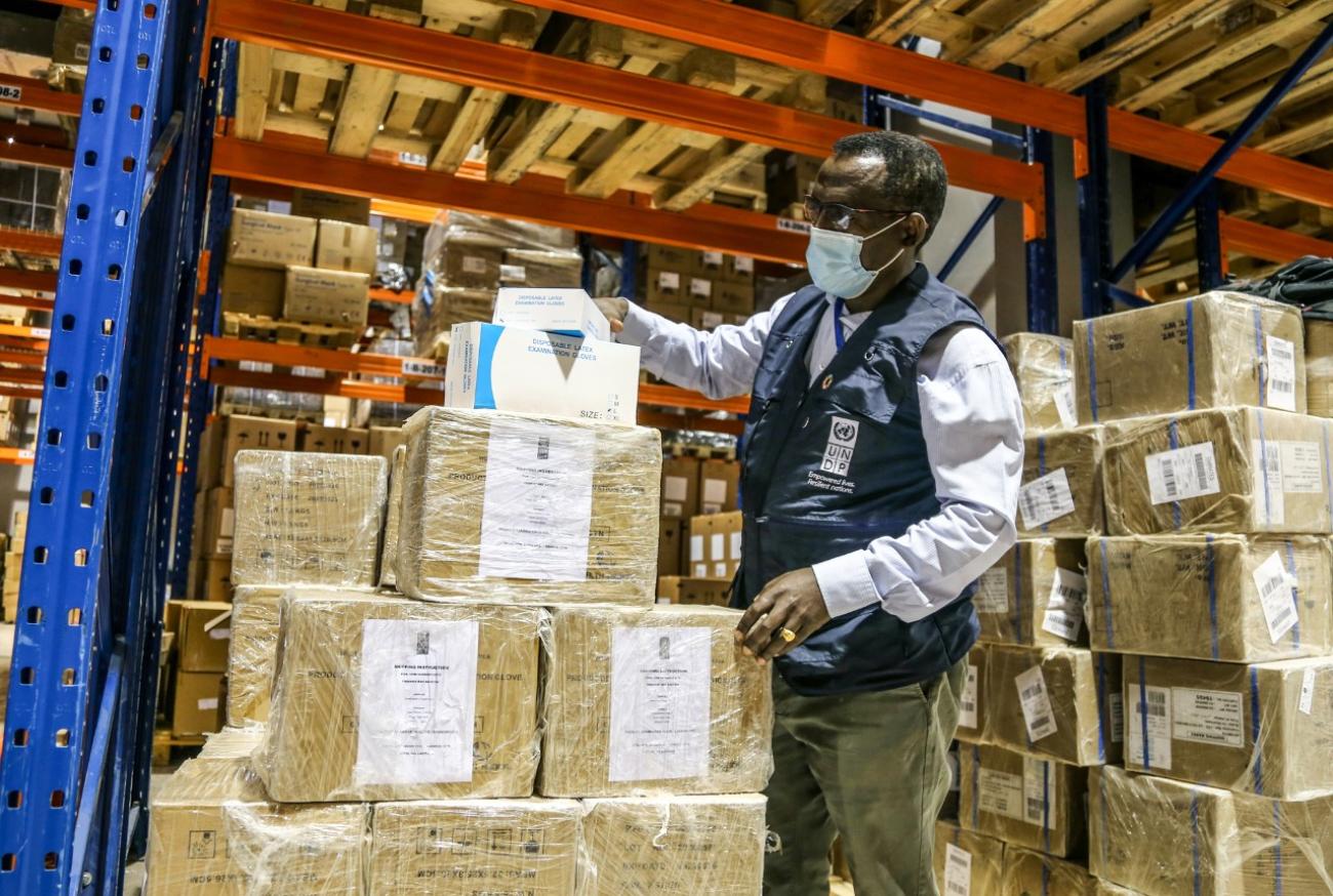 Essential health supplies being loaded at Sudan’s Federal Ministry of Health and the National Medical Supplies Fund (NMSF) facilities in Khartoum, for dispatch to Darfur. Photo/UNDP Sudan