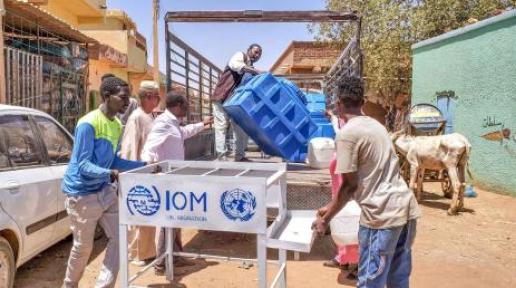 Distribution of IOM hand-washing facilities to a community centre for children and youth living on the streets in Ombeda locality, Omdurman-Khartoum State, during COVID-19 Awareness Raising Campaign. 
