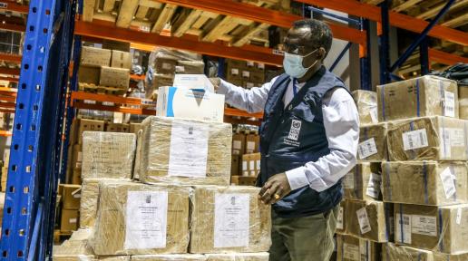 Essential health supplies being loaded at Sudan’s Federal Ministry of Health and the National Medical Supplies Fund (NMSF) facilities in Khartoum, for dispatch to Darfur. Photo/UNDP Sudan